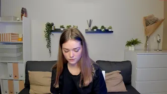 caitlin_bell_24092021_1456_female_chaturbate