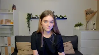 caitlin_bell_24092021_1515_female_chaturbate (1)