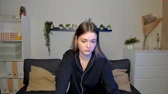 caitlin_bell_25092021_0946_female_chaturbate