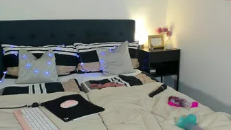 _germanhottie__12052021_2255_female_chaturbate