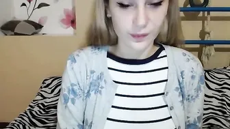 miss_alison  Touches her pussy