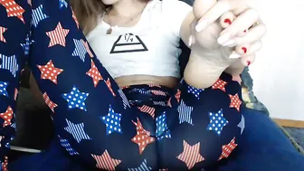 samillia  rought herself to orgasm in free chat