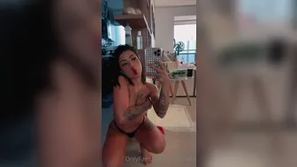 mcmirella_0gp7tv71stonkclmb9ar6