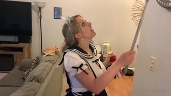 stlswingers_03.05.2021_142003460_Roleplaying_as_a_cutesy_maid._Would_you_guys_follow_me_around_the_house_and_make_sure_I_did_a_good_job