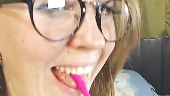 niurakoshkina  Bent down and masturbated to the camera