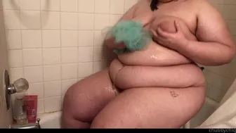chubbychiquita.12.05.2021.2107554547.cute_pix_and_a_shower_vid___i_used_to_really_love_long_luxurious_baths_but_now_that_my_hip