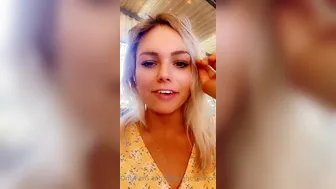 xxxvanessaxxx_01.07.2020_30955951_please_vote__is_a_girl_sucking_a_dildo_hott_to_you