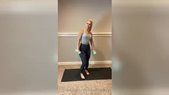 toneupwithtay_14.01.2021_94860835_FULL_BODY_WORKOUT_П???П???_AT_HOME_П???_Б?ё_Б?ё_П???rdlБ??s_romanian_dead_lift_to_bent_over_rows_3_x_10Б?ё_П???_reverse_lu