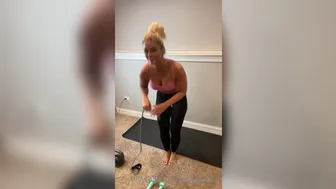 toneupwithtay_24.12.2020_86156321_SHREDDED_UPPER_BODY_П???П???П???_Wowwwww_you_guys,_this_was_a_killer_upper_body_workout__My_back_and_shoulders_were_sore_for