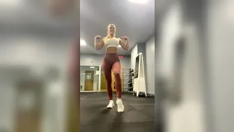 toneupwithtay_02.06.2021_153061887_Upper_body_and_abs__П???_Warmup__1_set_15_20_reps_with_lower_weight_each_exercise,_then_add_weight_every_set__Rotating_bice