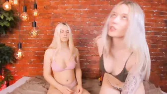 stella-and-samanta_2020-11-22