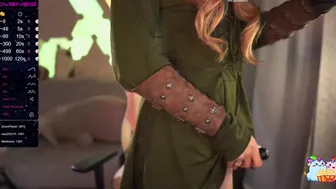 MalinaBo0m шкварит свой розовый клитор