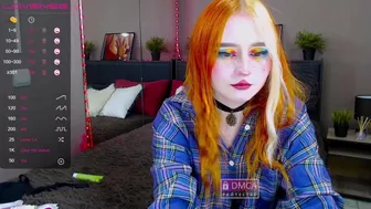 LanaLoy пердолит свои дырочки