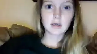 cayyycattt  Nooky damp pussycat with a finger