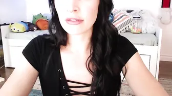 raeriley  pussy games in public chat