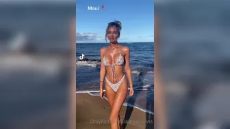 Allexa Collins onlyfans Young shlendra caresses shaved cunt