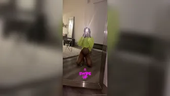 VinaSkyy onlyfans Amazing passion fingering with rubber dildo