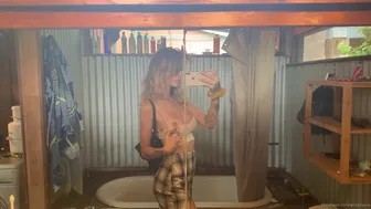 Ava aka avafae Sweet babe took off her panties