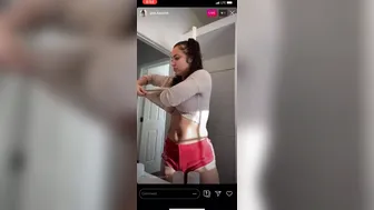 Ash Kaashh onlyfans Naked beauty in the kitchen