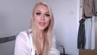 ElleBrookeUK onlyfans Charming kralya naminet beautiful breasts