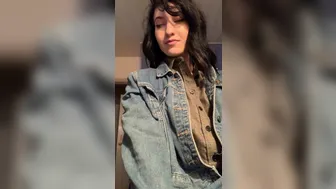 Elizabeth Reed, elizabethreed Cute girl masturbates cunt at the wheel