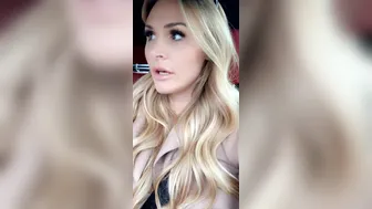 Ella Silver onlyfans Playful lady fondles her finger