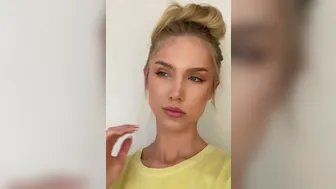 sarahardel onlyfans Hot lady squeezes tits in the kitchen