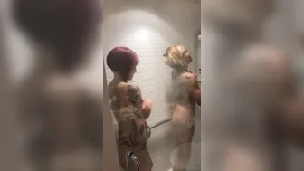 Anna Bell Peaks (AnnaBellPeaks) onlyfans The luxury model is swaggering with two toys.