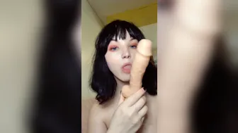 Stasia Gey  onlyfans  Riesiges Spielzeug zerreiГџt ihr