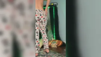 justbrandy27  onlyfans Gentle doll is washing in the shower