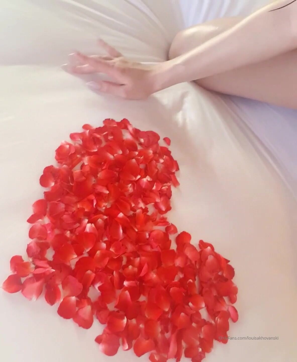 Louisakhovanski onlyfans