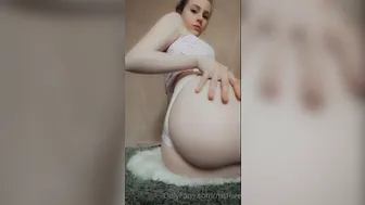 Msfiiire  onlyfans Crazy Quin jerks off anus and massages wet pink hole