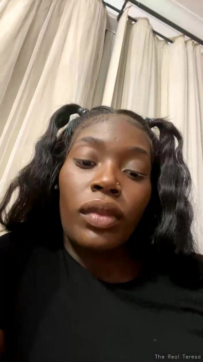 Teresa aka TeresaLavae2 aka teresaltwerk onlyfans Petite beauty sucking