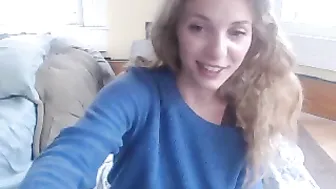 littlefrankie  Gorgeous webcam hooker Fingering her hole