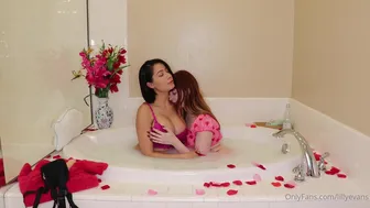 lillyevans  onlyfans  Fingering Behind The Pillow