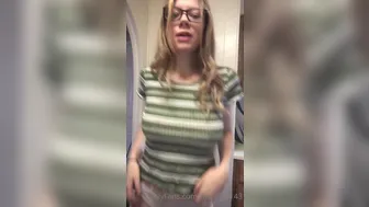 Mia Collins onlyfans_missmia143 2022.06.22 What do you guys want to see I m running out of ideas