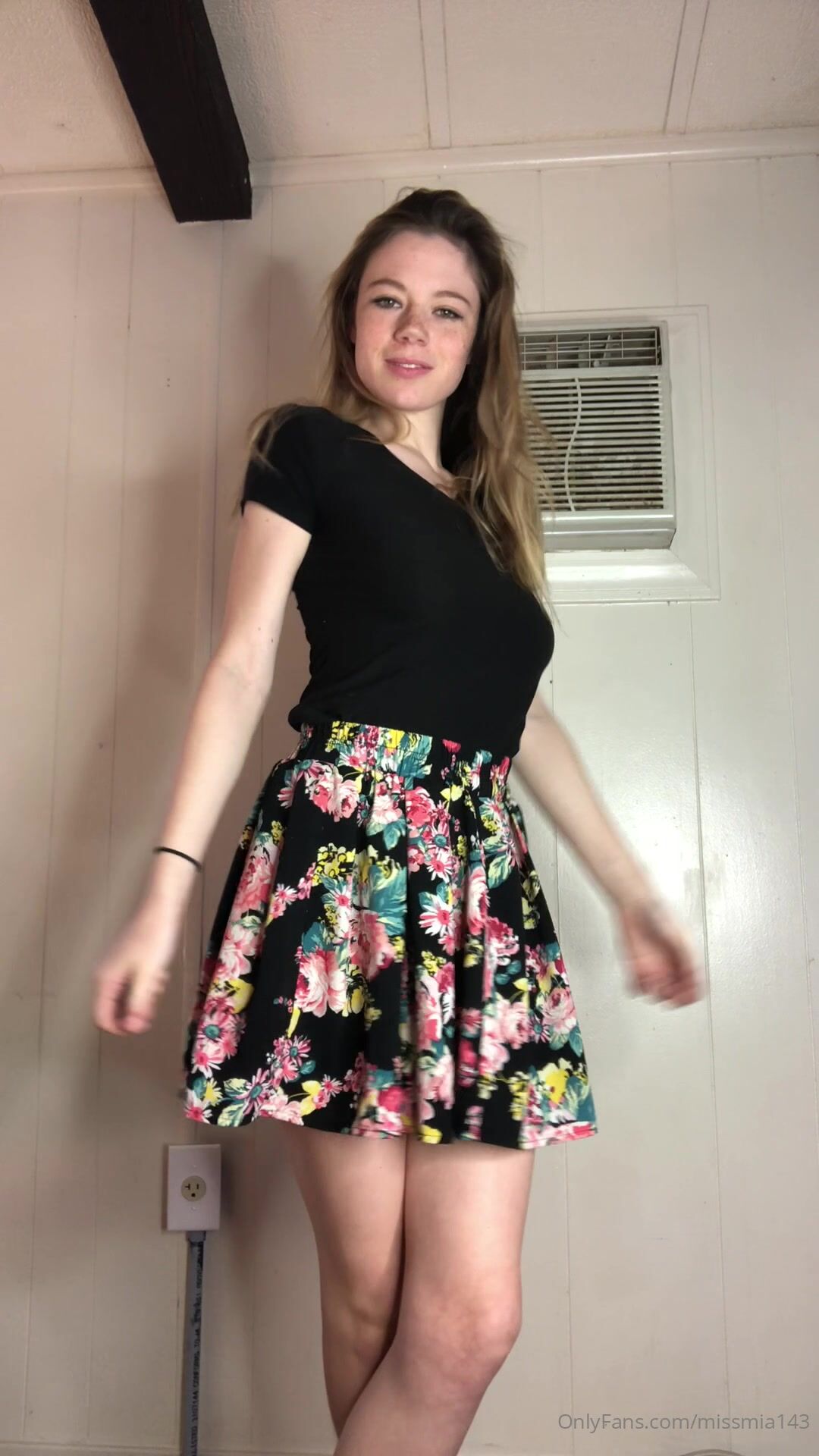 Mia Collins onlyfans_missmia143 2022.04.22 Thanks for subscribing -  camHUB.cc