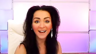 amelianaked  Wants to be fucked in real life