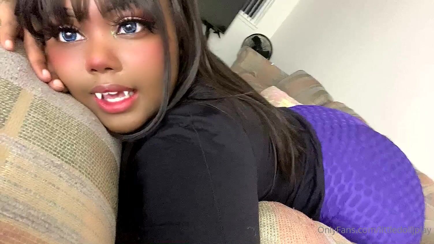 jadedoll intense close-up