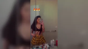 temptresstay onlyfans Hot bitch punches holes with fingers