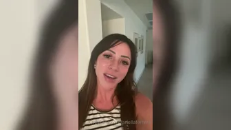 ariellaferrera onlyfans Young minx good fingering pizdoproebin