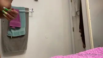 Ari Love aka sweetsexysavagexx onlyfans Pretty lady puts on juicy vagina