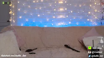 shackle_shot  jerking off her old pussy