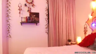 Nicolemanson Incendiary woman exposes big boobs