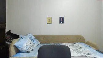 uasweet  Is excited in front of the camera