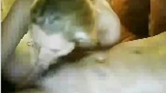 ett par suger och knullar