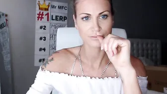 jennyjinx  slut with tits stimulate hole