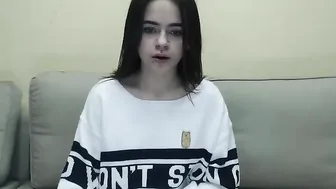 loorkee  Teen webcam slut masturbating