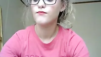 marysuee  ouches her excited body