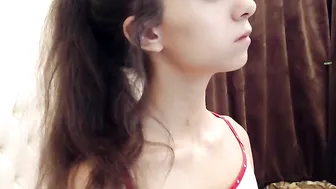 ehotlovea  show herself stimulating